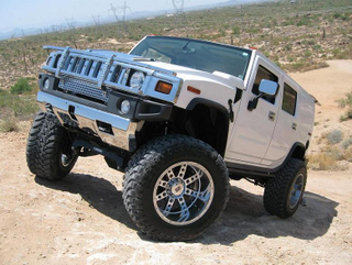 Illustration for article titled The Hummer H2 was and is a stupid car.